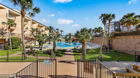 Pool Paradise - Image 4