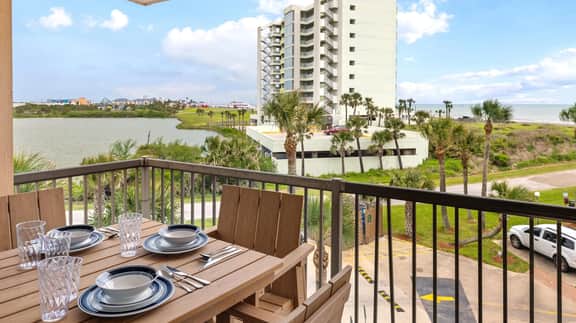Beach Hideaway - Image 5