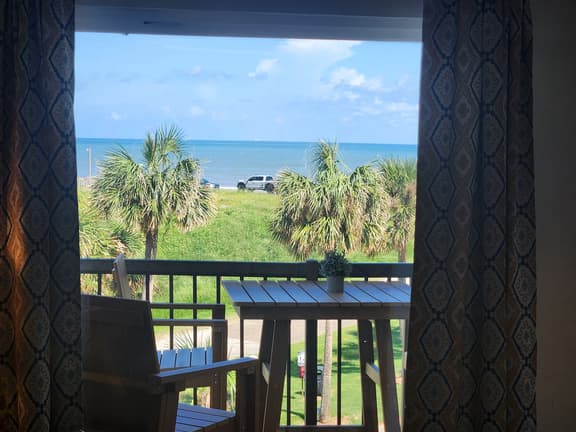 Beach Hideaway - Image 1